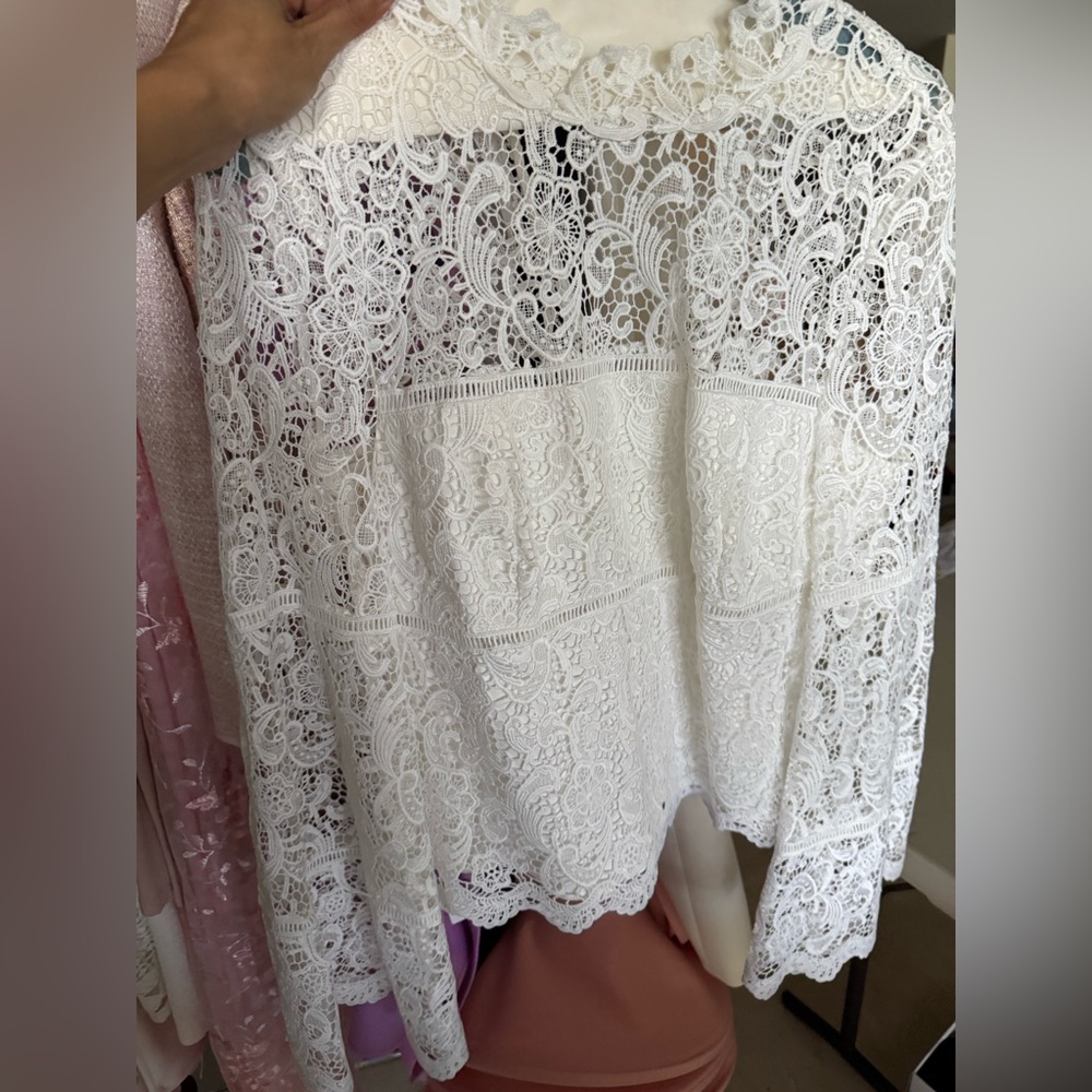 Chic White Lace Blouse